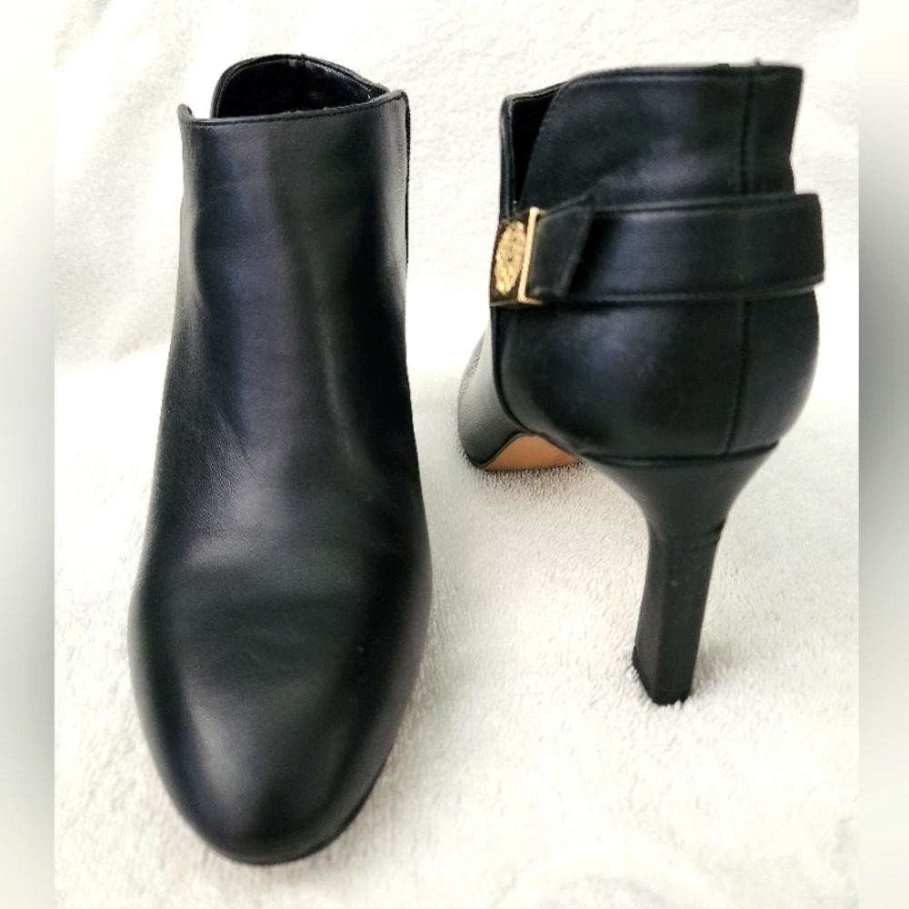 Vince Camuto Lokarie